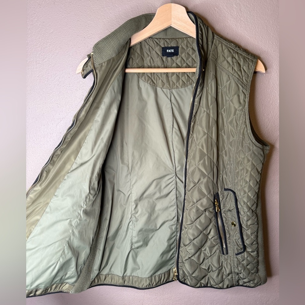Fate Rowan Women's Olive Green Quilted Vest with Black Trim Size Large Outwear - Picture 13 of 16